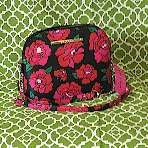 💖🖤Betsey Johnson🖤💖Black Floral Crossbody🖤💖